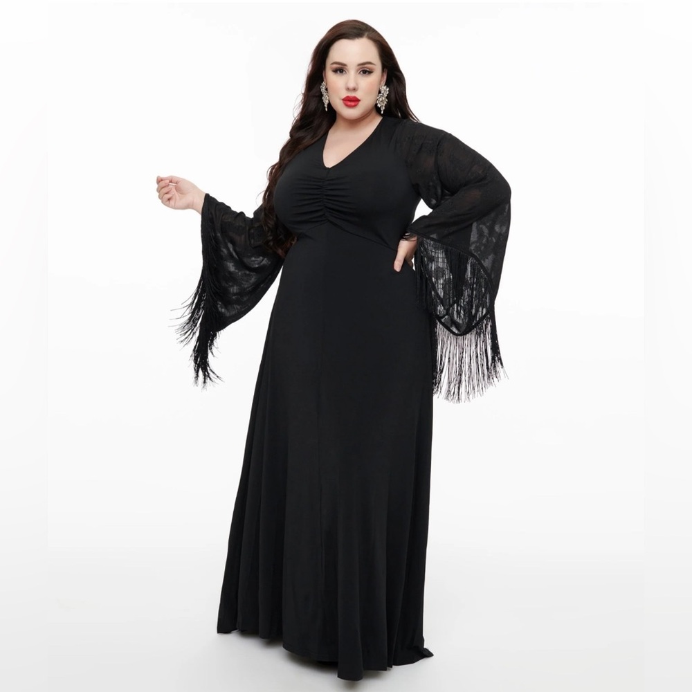 Unique Vintage Black Floral Fringe Sleeve Maxi Dress